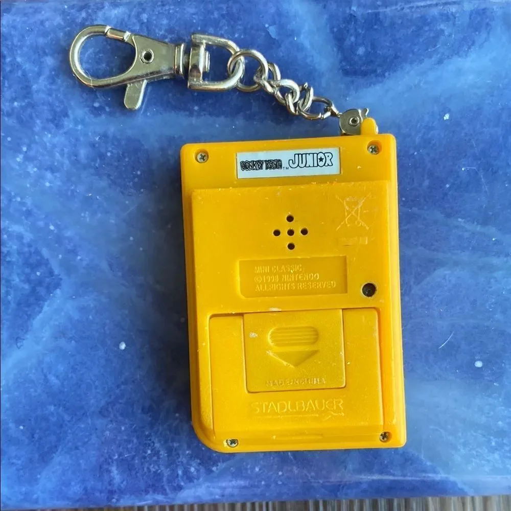 Donkey Kong Nintendo Yellow Handheld Game Console Keychain - Picture 3 of 7